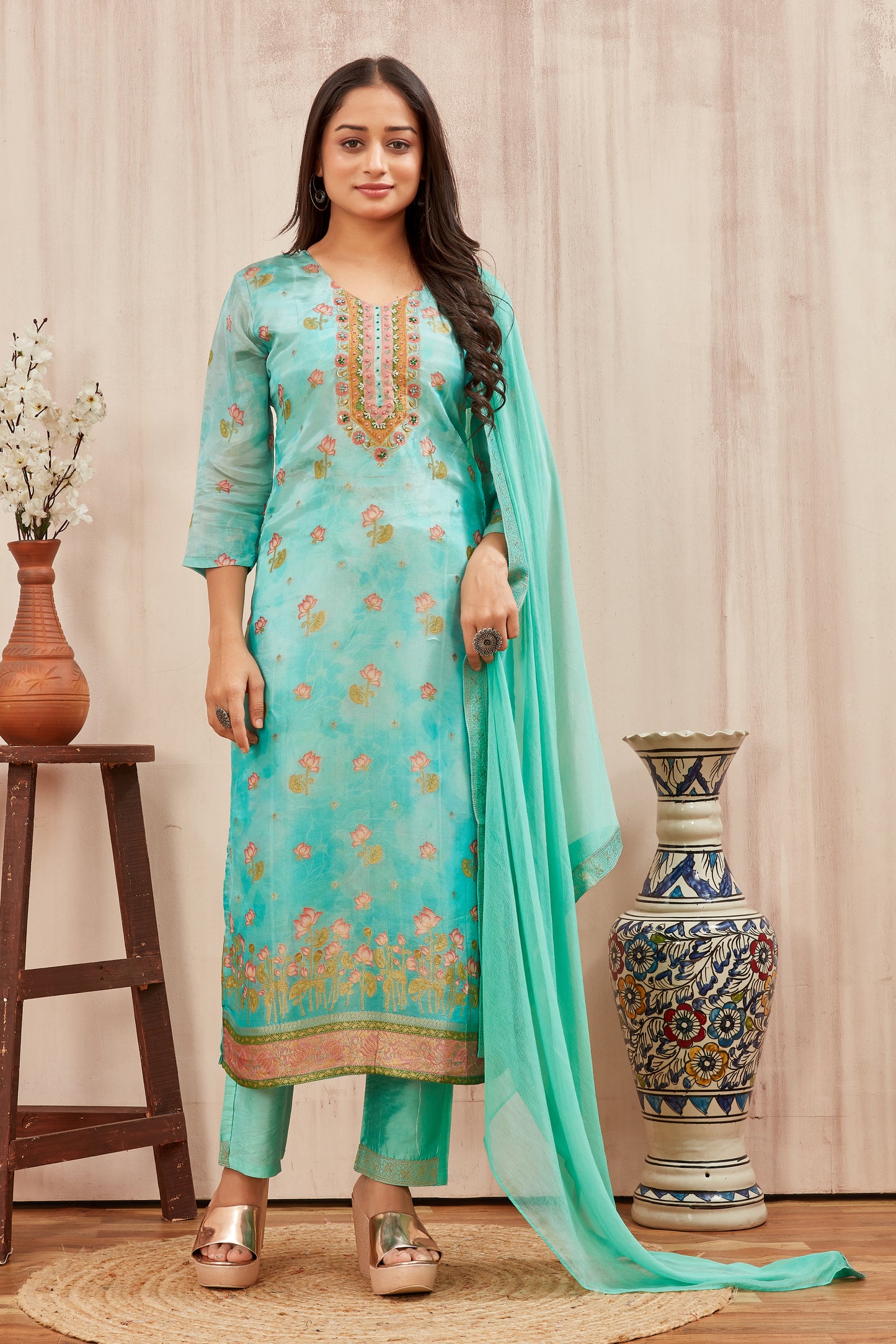 Position Jacquard Kurta Set